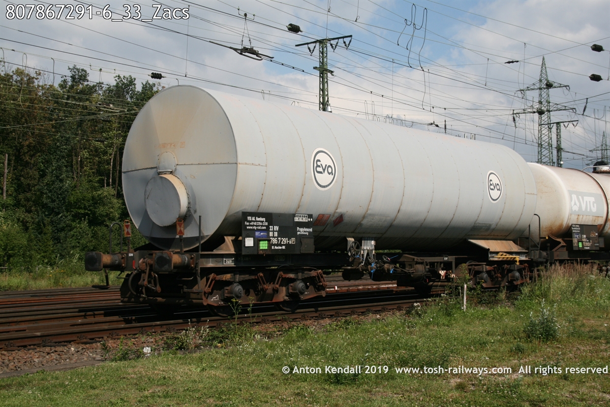 807867291-6_33_Zacs.jpg